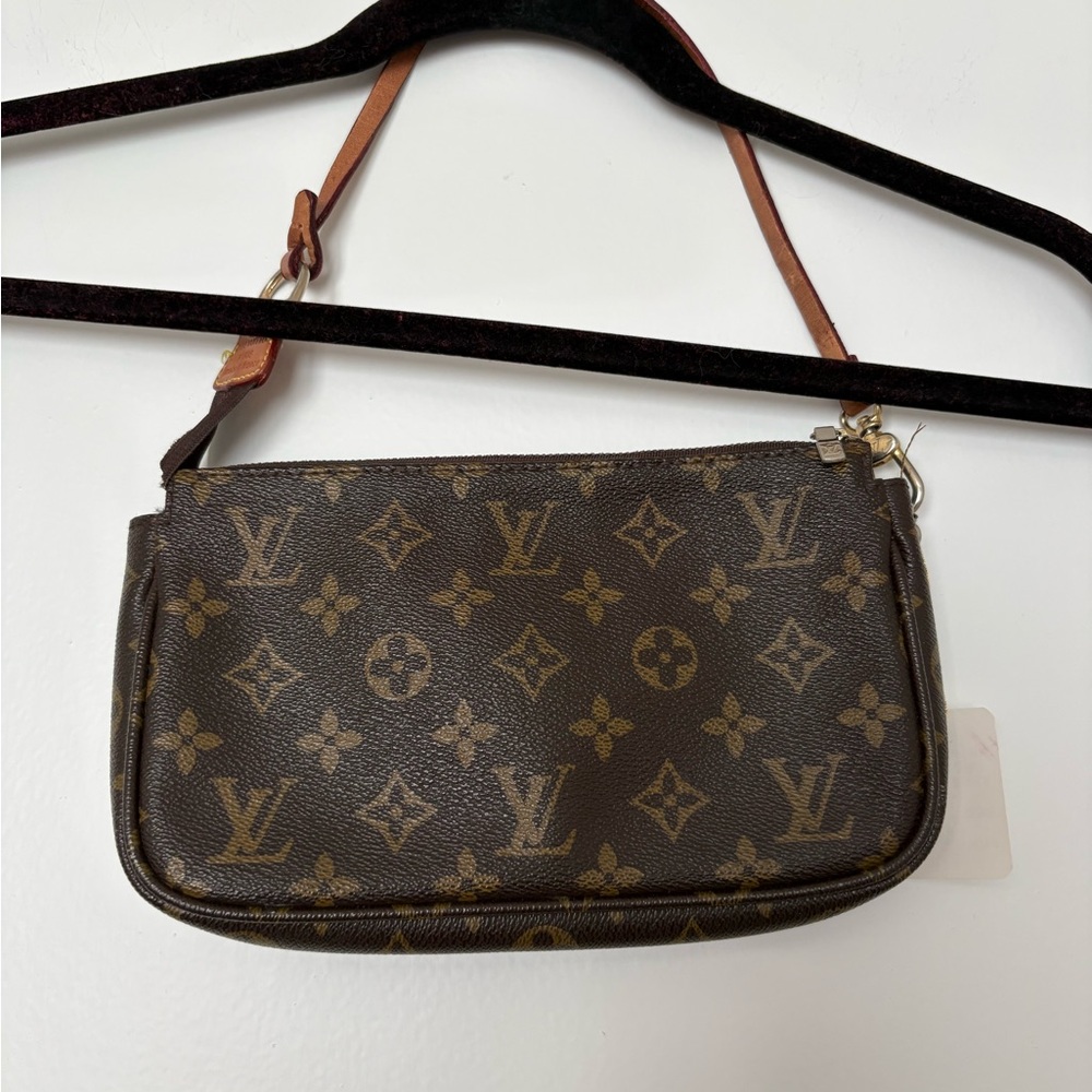 Louis Vuitton Brown Monogram Clutch - Picture 2 of 6